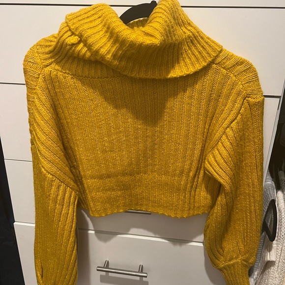 NWT Urban Outfitters Cropper Sweater - Picture 1 of 3